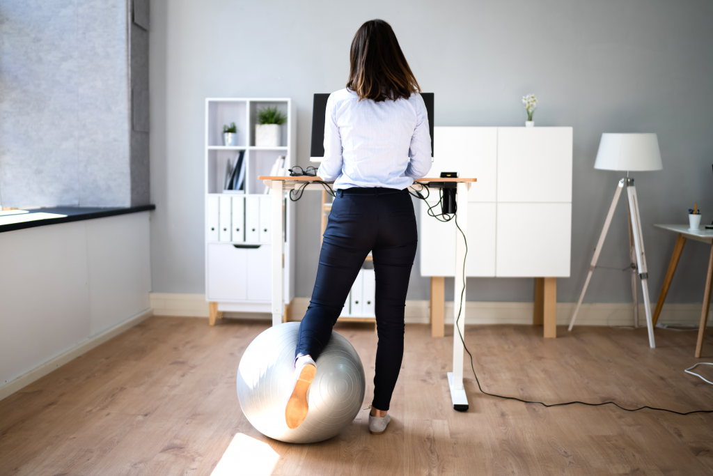 Adjustable standing desk for working from home